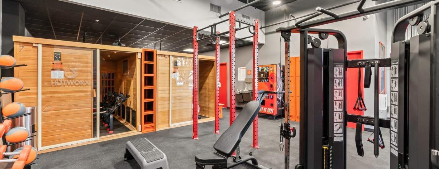 HOTWORX: Open training / flexible fitness floor